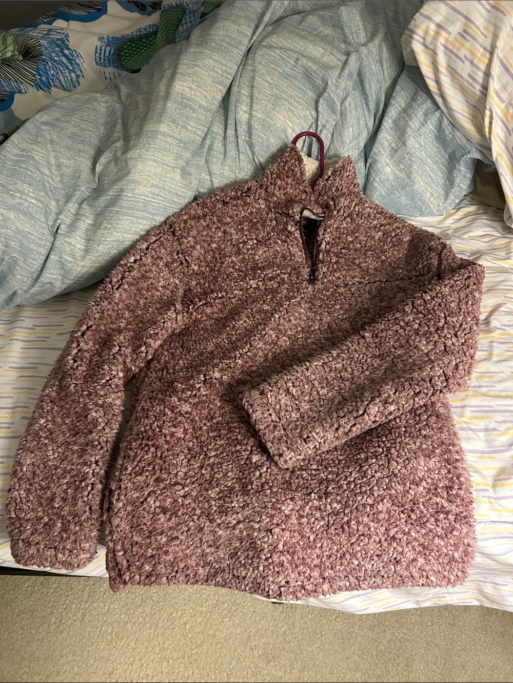 magenta sherpa quarter zip in women’s small